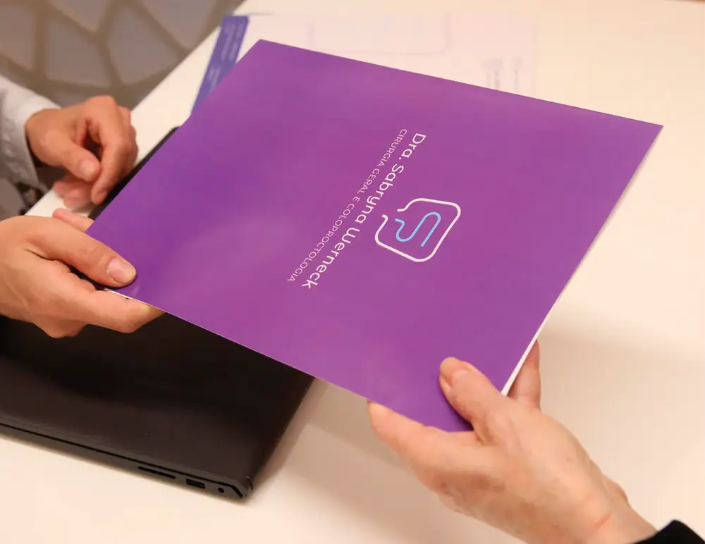 Folder Consultório Dra. Sabryna Werneck